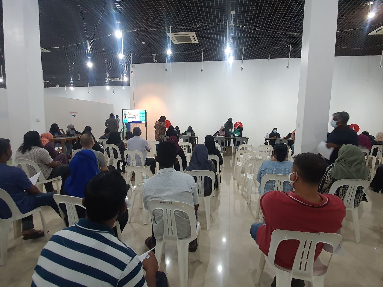 ކޮވިޑް-19: މާލޭގައި ކޮވިޝީލްޑް ވެކްސިން ދިނުން ވަގުތީ ގޮތުން ހުއްޓާލައިފި