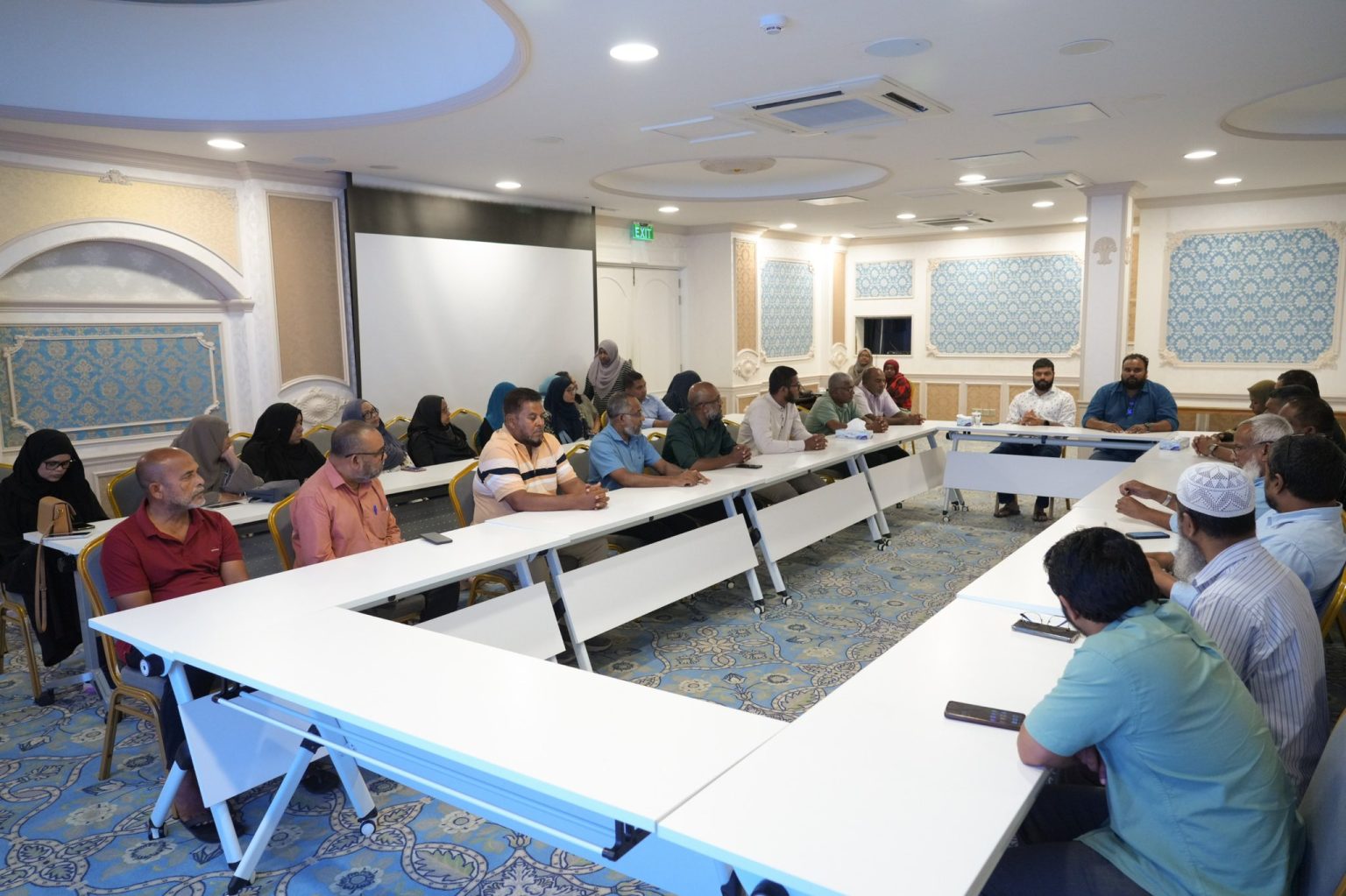 އުމްރާއަށް މީހުން ގެންދާ ކުންފުނިތަކަށް ސިއްހީ މައުލޫމާތު ދީފި