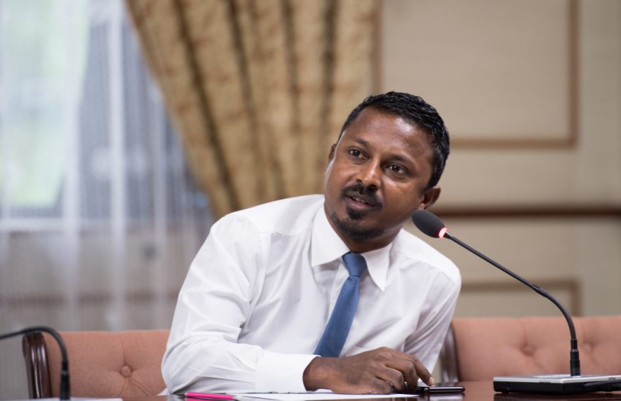 ބޮޑުފިނޮޅު މައްސަލަ މަޖިލީހުން ބަލާއިރު މެންބަރު ރިޒާގެ ކުންފުނީގެ އިހުމާލު ވަރަށް ބޮޑު