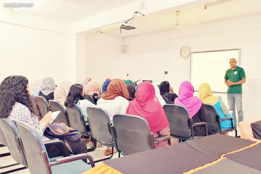 މާލޭ ސަރަހައްދުގެ ސްކޫލުތަކުގެ ހެލްތު އޮފިސަރުންނަށް، ހެލްތު ސްކްރީން ޕްރޮގްރާމެއް ފަށައިފި