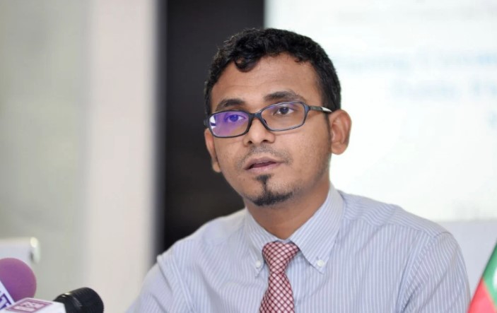 މުނައްވަރު ގަވަރުނަރުކަމަށް އައްޔަނުކުރުމުގެ މައްސަލަ ކޮމިޓީއަށް