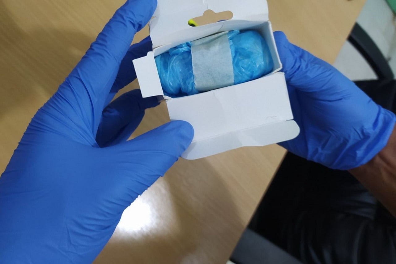 މަސްތުވާތަކެތީގެ މައްސަލައެއްގައި ހެނބަދޫން މީހަކު ހައްޔަރުކޮށްފި