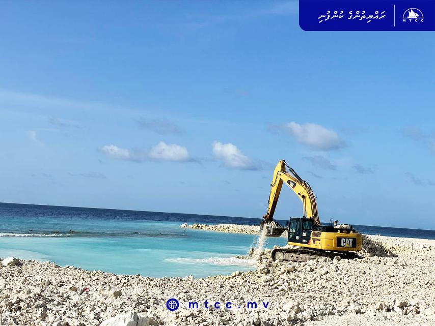 ފޯކައިދޫ ބަނދަރުގެ ހާބަރ ބޭސިން ފުންކުރުމުގެ ބޮޑުބައެއް ނިންމާލައިފި