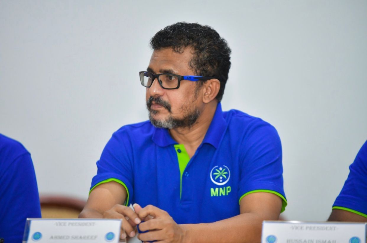 ރައިސް ނަޝީދު އިންޑިއާއަށް ވަޑައިގެންފިނަމަ ޗައިނާ ގުޅުމަށް ބުރޫއަރާނެ ތުހުމަތެއް ކުރައްވާނެ: ޝަރީފް