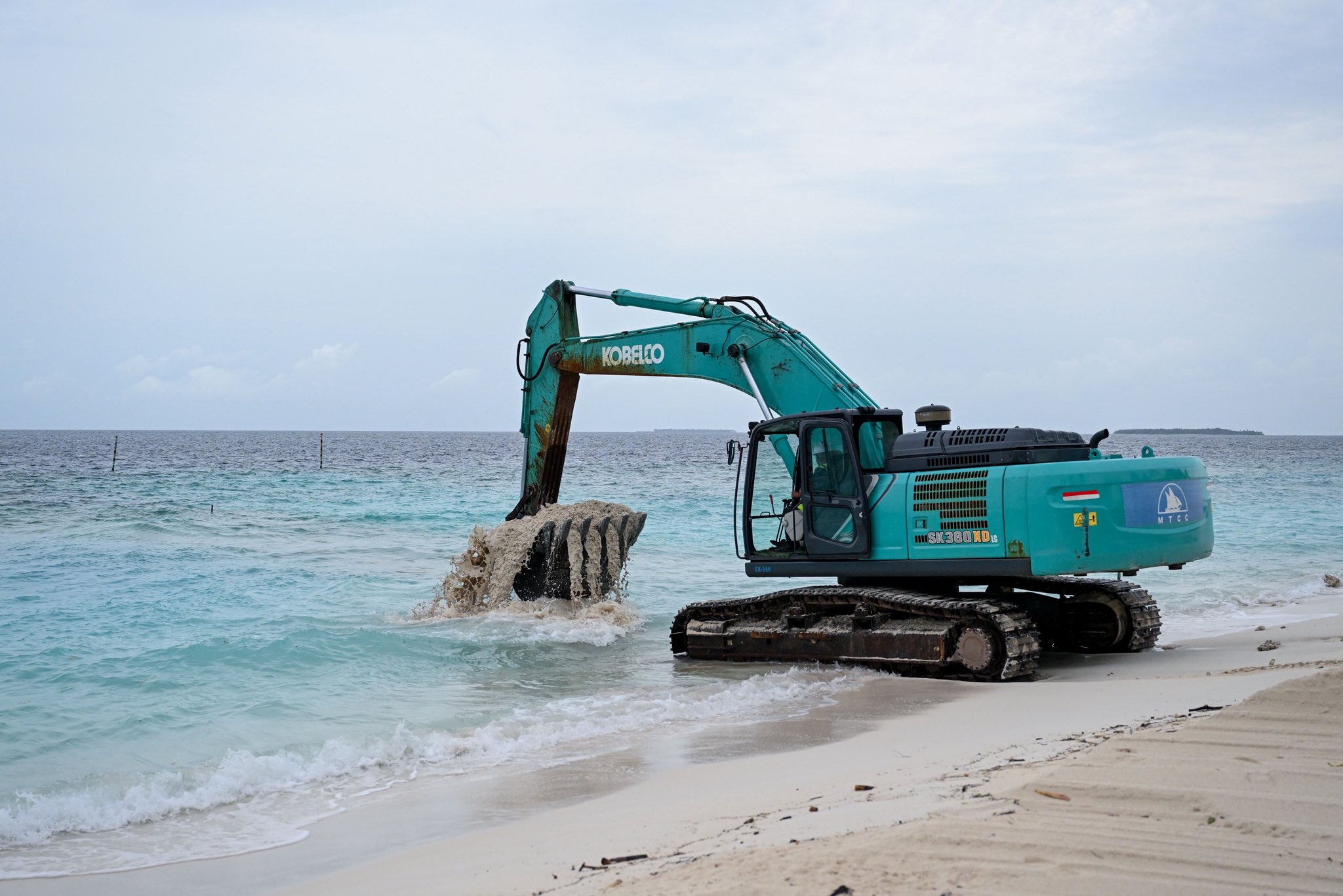 ފޮއްދޫ ބަނދަރު ބާރު ސްޕީޑްގައި ނިންމައިދޭނަން: ރައީސް