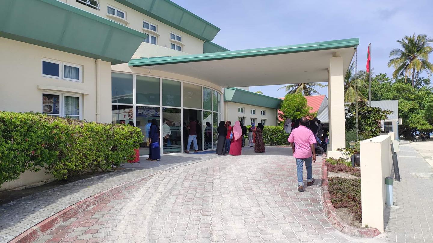 އުނގޫފާރު ހަމަނުޖެހުން: ކުޑަކުއްޖަކާއި އަންހެނަކަށް އަނިޔާވި