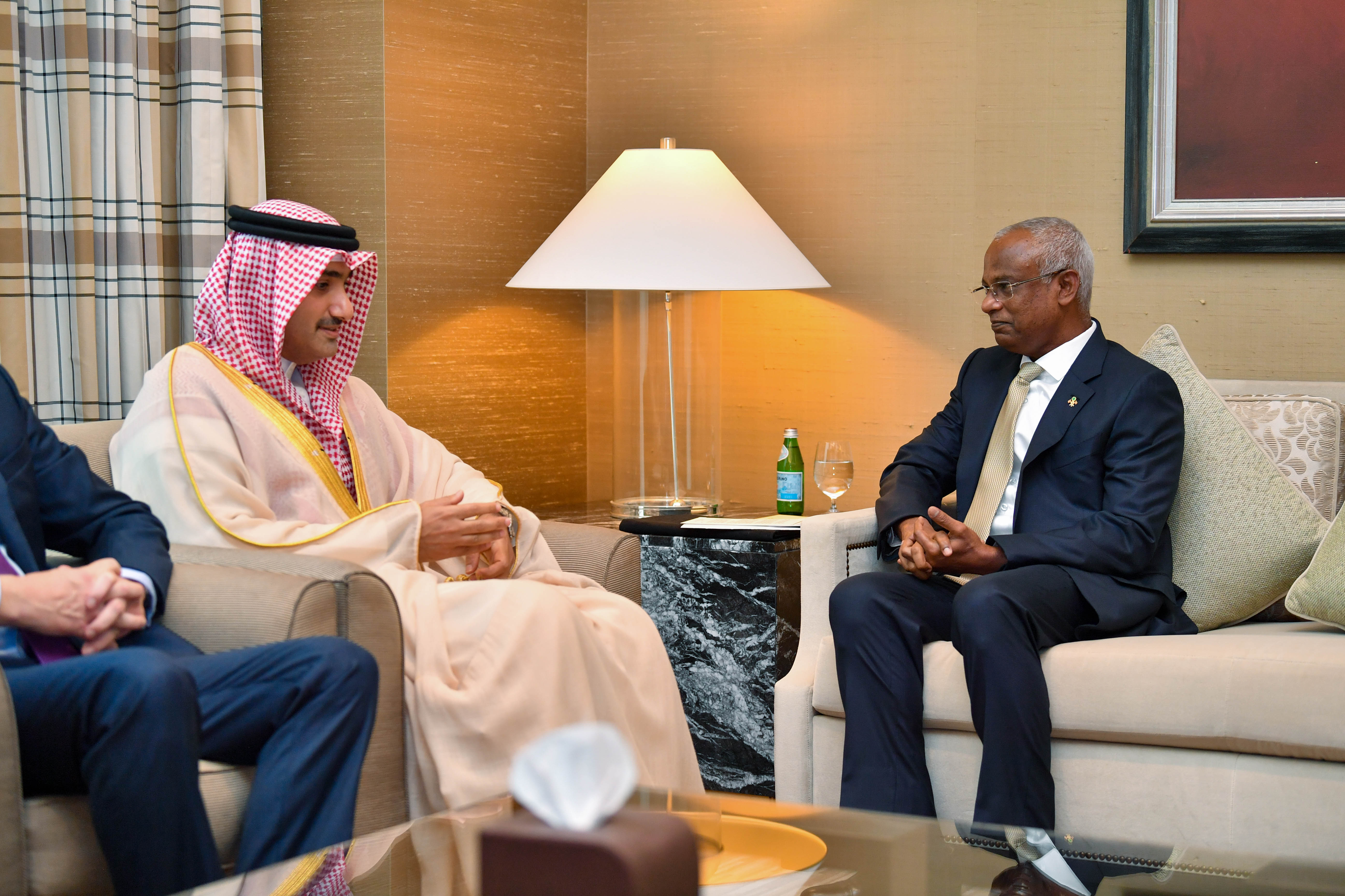 ރައީސުލްޖުމްހޫރިއްޔާ ބަޓެލްކޯގެ އިސްވެރިންނާއި ބައްދަލުކުރައްވައިފި