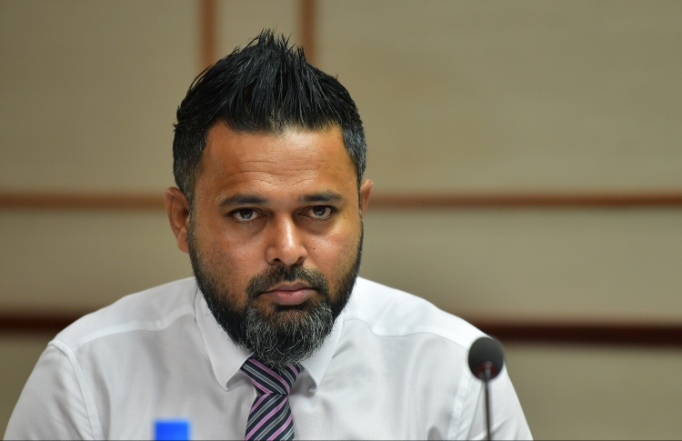 ރައީސް ޔާމީން ކުރެއްވީ ޤައުމު އާރާސްތު؛ ރައީސް އިބްރާހިމް ކޮށްލީ ޤައުމު ނިކަމެތި- ޝިޔާމް