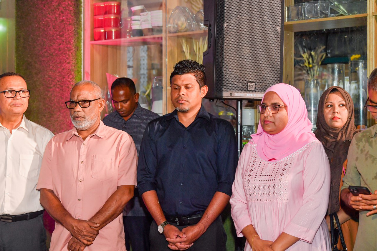 އަދުރޭ މާލޭގެ ރައްޔިތުންނަށް: ،އެއްގޮތަކަށްވެސް ބަޔަކު ދައްކާ އަވާމެންދުރެއްގައި ނުޖެހޭތި