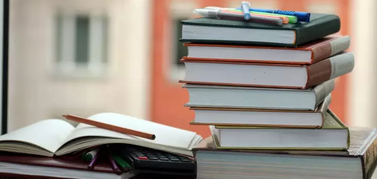 ޕާކިސްތާނުގައި ކަރުދާސް ހުސްވެ ދަރިވަރުންނަށް ފޮތް ނުލިބިދާނެ ކަމުގެ އިންޒާރު