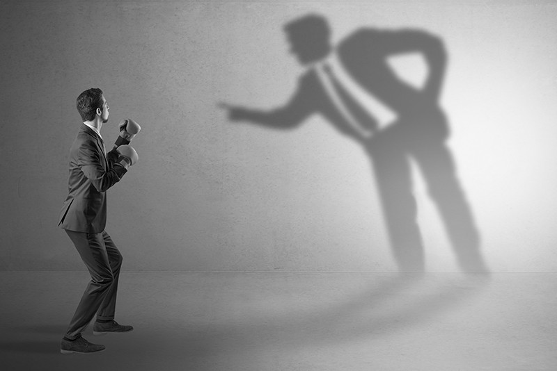 އުނދަގޫ މިޒާޖުގެ ވެރިޔެއްގެ ދަށުގައި މަސައްކަތްކުރާނީ ކިހިނެއް؟