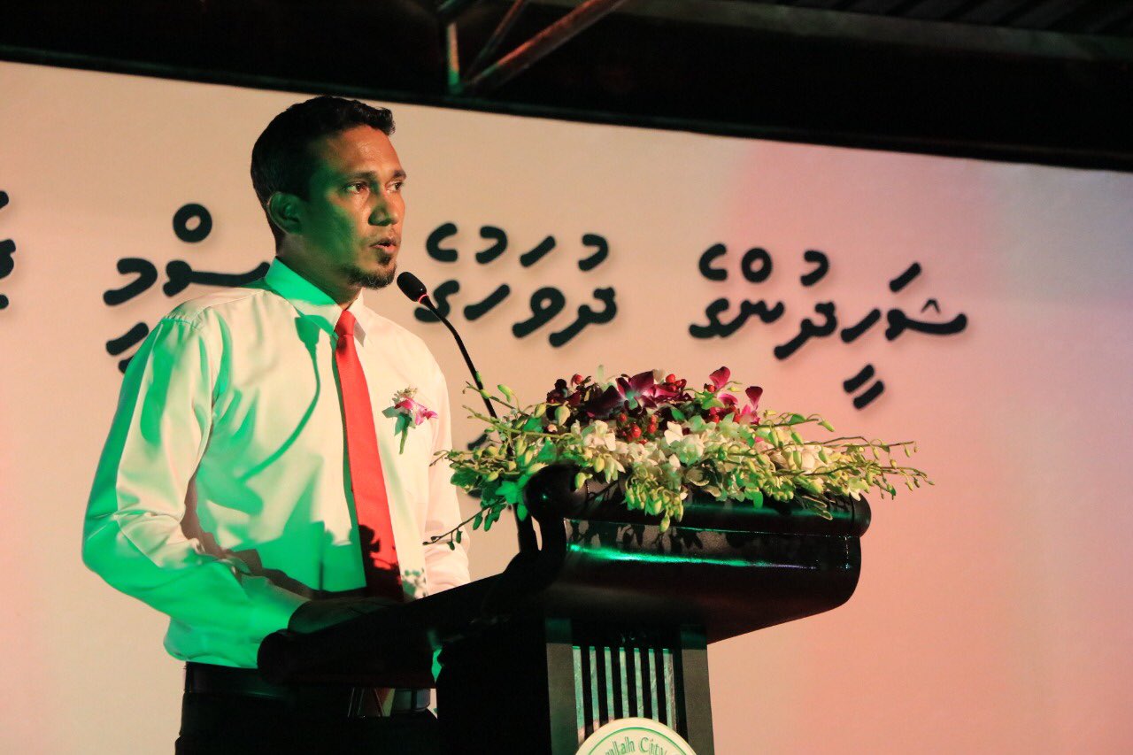 ދިވެހިންގެ ތެރެއިން ބައިބައިވުމާއި ފިތުނަ ފަސާދަ ނައްތާލަން ޖެހޭ - މޭޔަރ ރަފީޤު