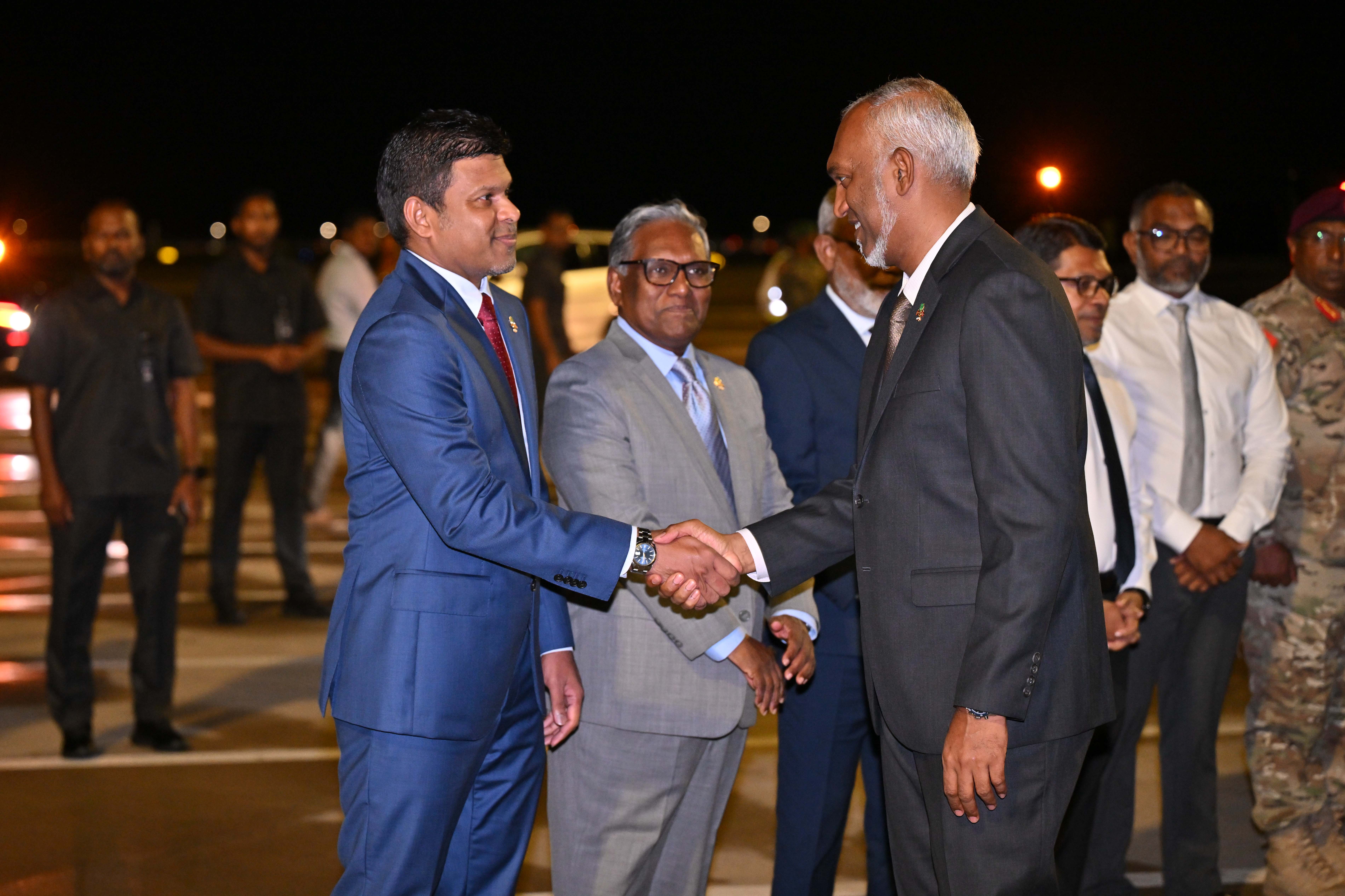 ރައީސް މުޢިއްޒު ޗައިނާއަށް ފުރާވަޑައިގެންފި