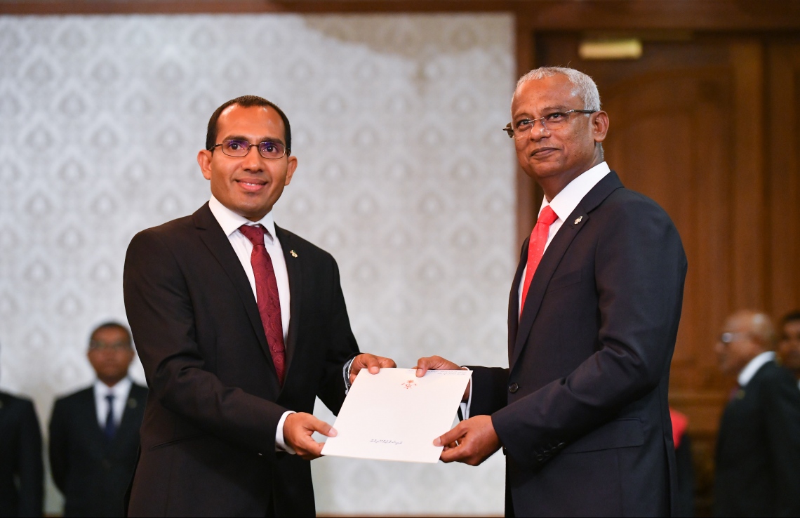 ވަޒީފާއަށް ދާންތިބި ޒުވާނުންތިބީ މަސްތުވާތަކެއްޗަށް އަޅުދާސްތުވެފައި؛ އެއީ އިހުމާލެއް - މަލީހް