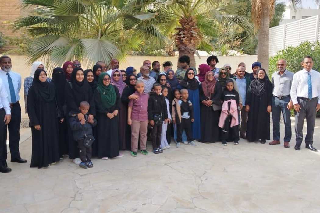 ދިވެހި އެއް އާއިލާއެއްގެ 40 މެންބަރުން އެކުގައި އުމުރާގެ އަޅުކަމުގައި