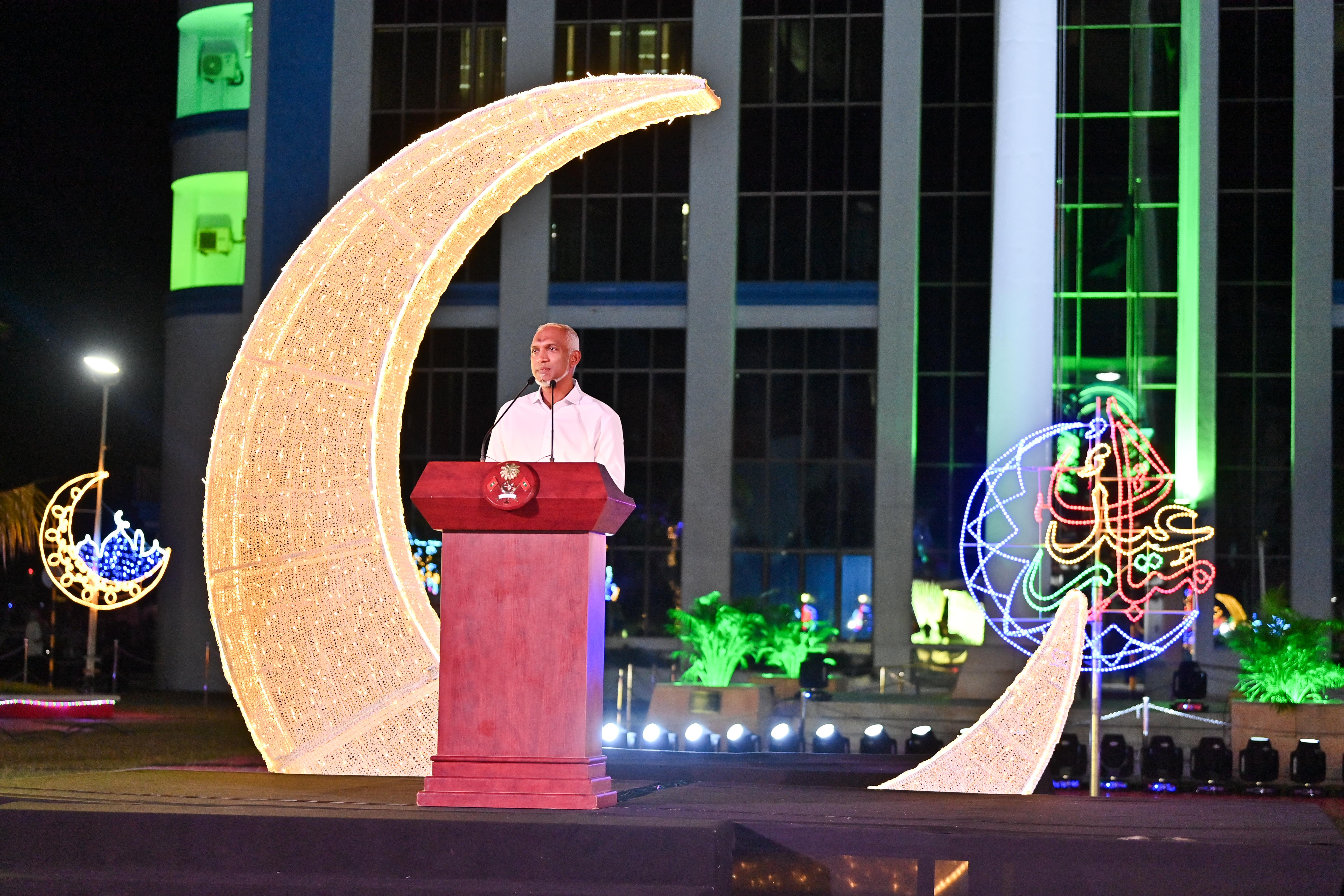 ރައީސް އެދިވަޑައިގަތީ އެއްބައިވަންތަކަމާއެކު ޢީދުގެ އުފާވެރިކަން ވީއެންމެ ބޮޑަކަށް ފާހަގަކުރުމަށް