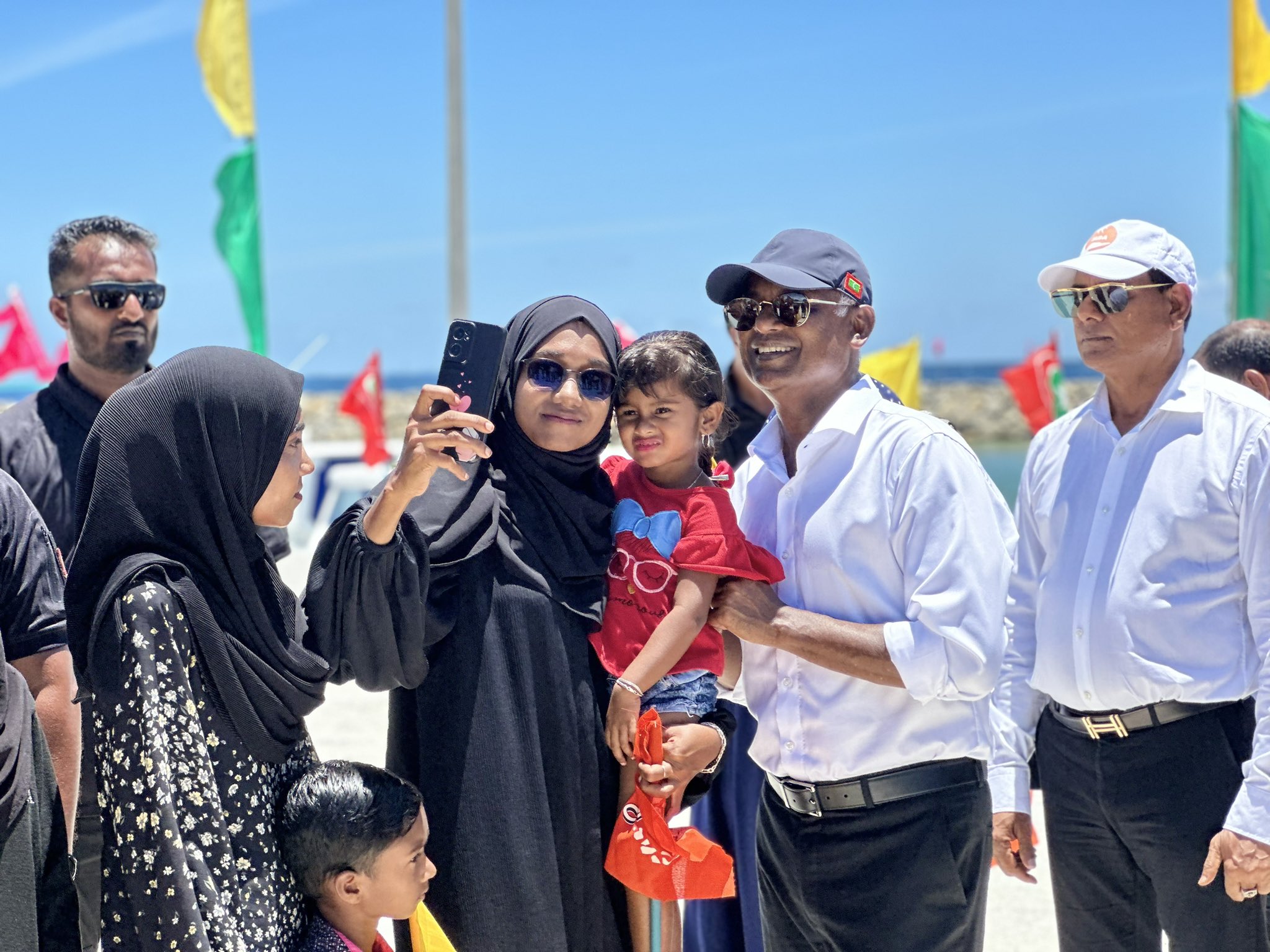 އަސާސީ ހިދުމަތްތައް ފުރިހަމަވުމާއެކު ރައްޔިތުންގެ ސިކުނޑި ހުޅުވިގެންދާނެ: ރައީސް