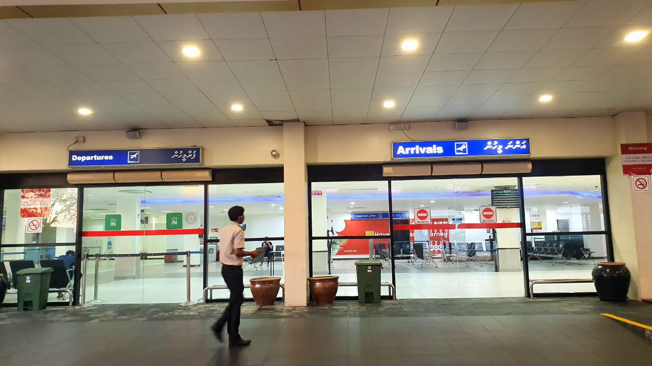 ޓެރަރިޒަމްގެ ތުހުމަތުގައި އިންޑިއާ މީހަކު އެއާޕޯޓުން ހައްޔަރުކޮށްފި