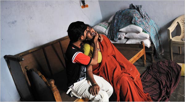 ސަމާސާއަކަށް ތީ "މަކުނޭ" ބުނުމުން، ޒުވާން އަންހެނަކު އަމިއްލައަށް މަރުވެއްޖެ