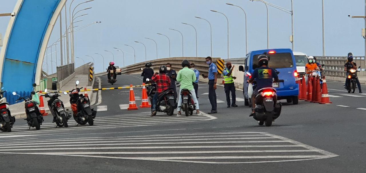 ރެންޑަމްކޮށް ނެގި ޢުމުރުން ދުވަސްވީ މީހެއްގެ ސާމްޕަލް ޕޮޒިޓިވް