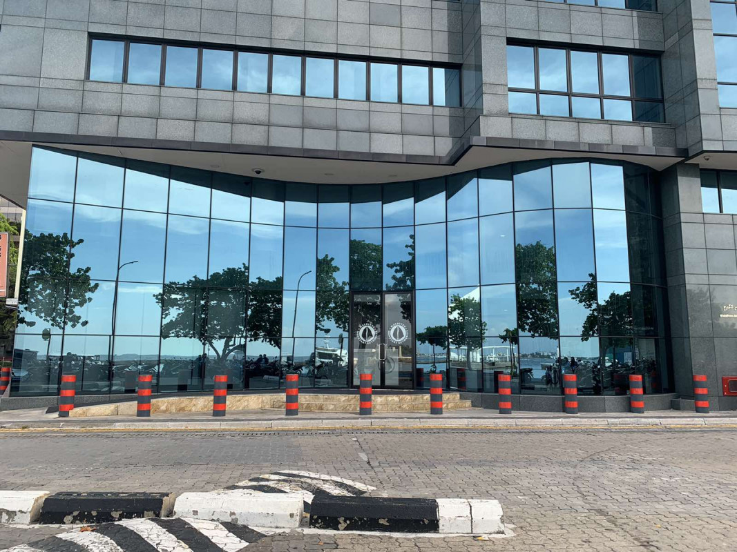 ބެންކުތަކަށް ޑޮލަރު ދޫކުރުމުގައި ދެން އިސްކަންދޭނީ ރައްޔިތުންނާ ގުޅުންހުރި ކަންކަމަށް ރިއާޔަތްކުރާ ބެންކުތަކަށް