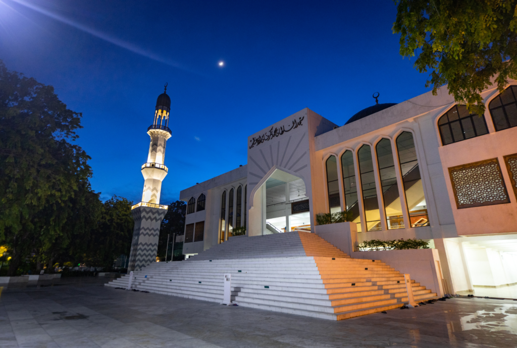 ރޯދައަށް ހަނދު ބެލުން މިރޭ