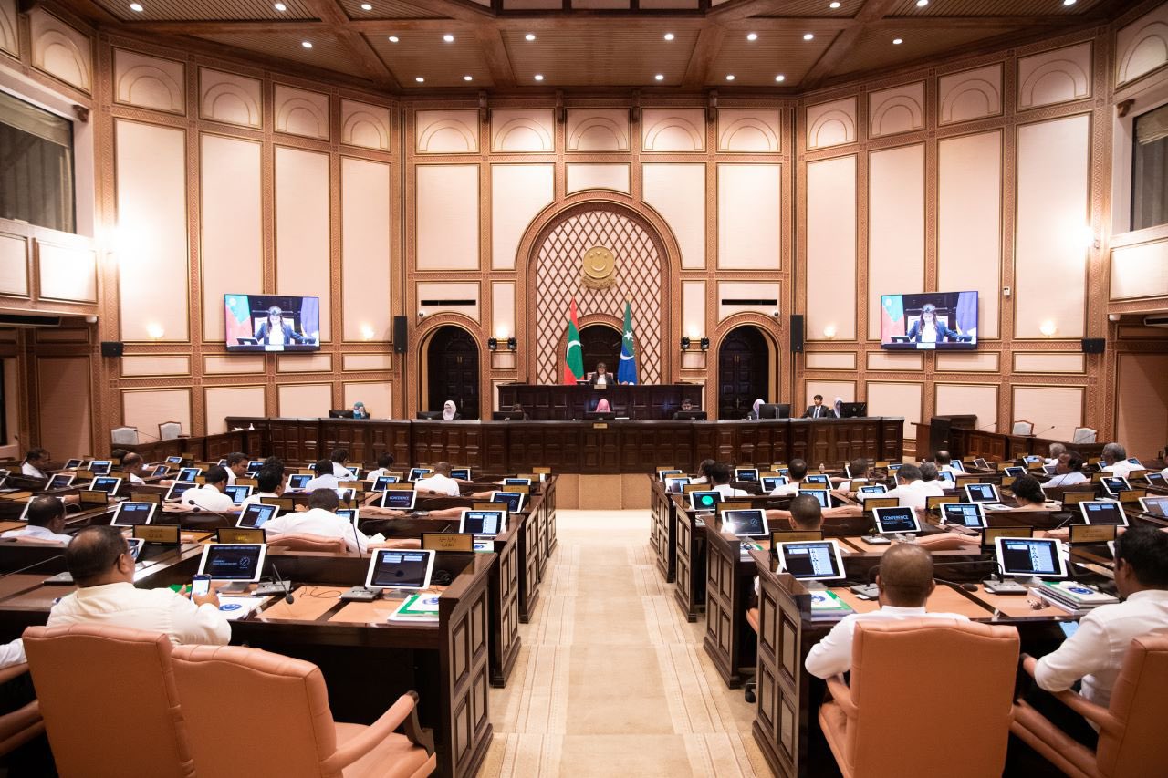 ޕްލާސްޓިކް ކޮތަޅުން އަގުނެގުމާ ގުޅޭ އިސްލާހަށް ބަހުސްކުރުން މާދަމާ