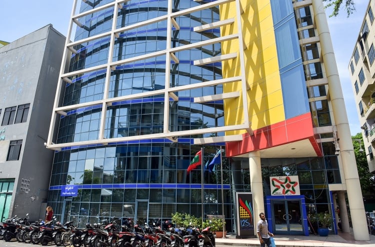 އެއް ދުވަސް ތެރޭ ކަސްޓަމުން 78 ޓަނުގެ ތަރުކާރީއާ މޭވާ ކުލިއާކޮށްފި