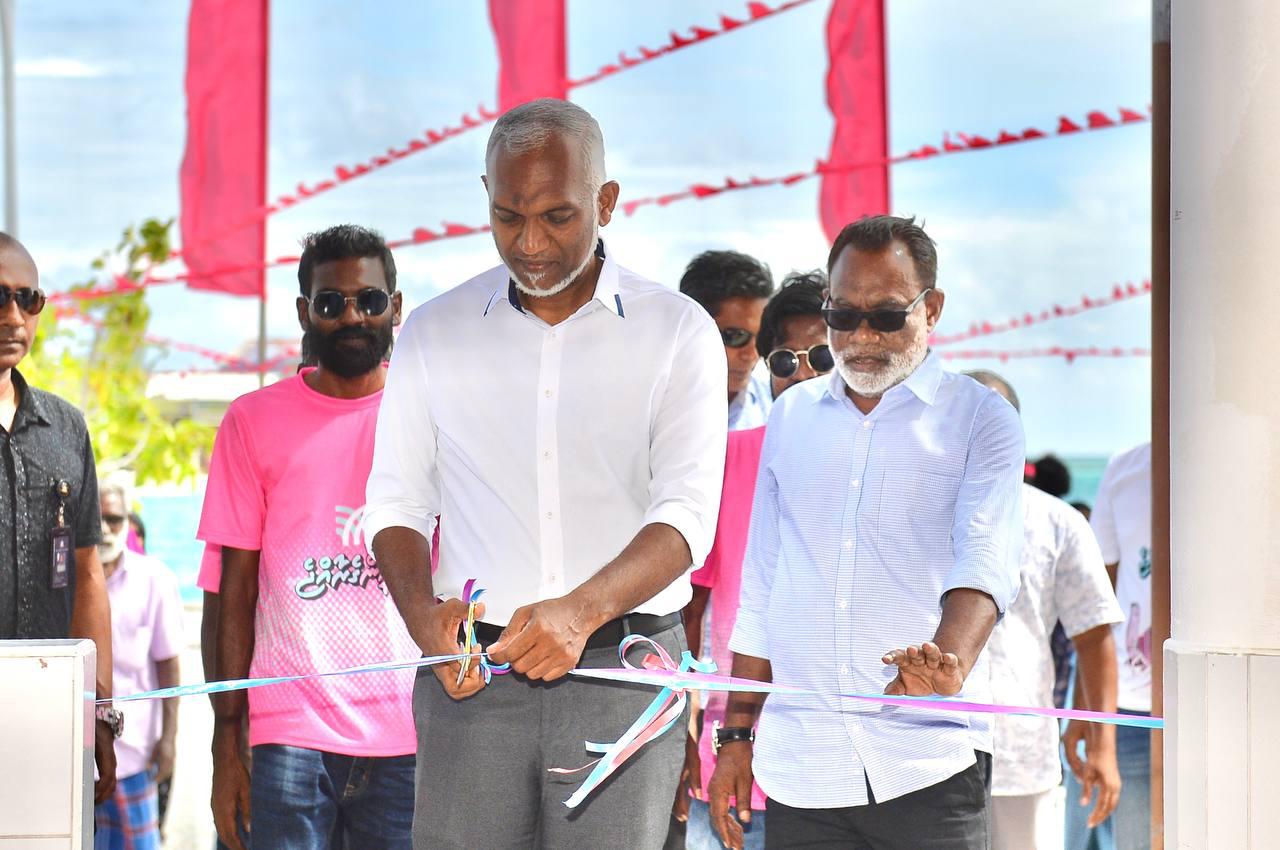 ޑރ. މުޢިއްޒުގެ މެނިފެސްޓޯ ތަޢާރަފްކުރުން ހުޅުމާލޭގައި