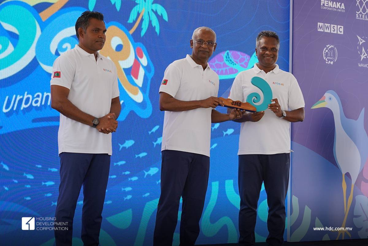 ޖަޒީރާ ރަށްވެހިކަމުގެ ތަރައްޤީގައި ރައީސް ޞާލިޙް އުޅުއްވަނީ މާކުރީގައި: އާޒިމް