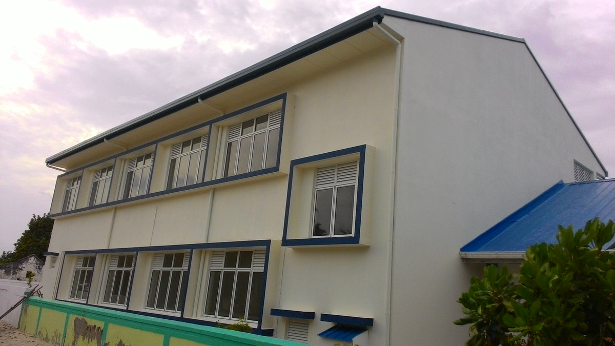 ނެއްލައިދޫ ސުކޫލުގެ މުވައްޒަފަކަށް ޖިންސީ ފުރައްސާރަ ކުރަނީ!