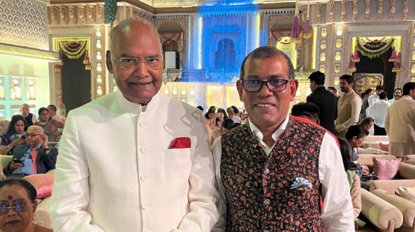 މަހުޖަނު އަމްބާނީގެ ދަރިފުޅުގެ ކައިވެނި ހަފުލާގެ މެހެމާނުންގެ ތެރޭގައި ނަޝީދު