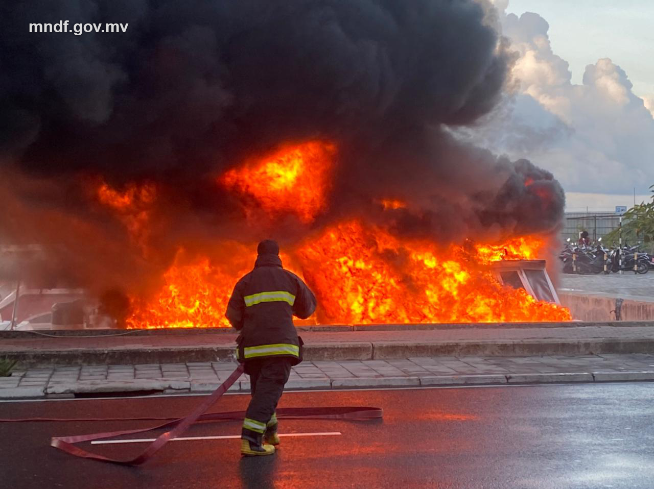 ލޯންޗެއްގައި އަލިފާން ރޯވެ، ބިދޭސީއަކު ފިހިއްޖެ