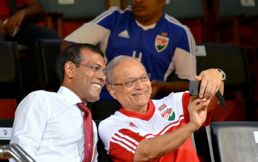 އަލްހާން ނަޝީދު އަރިހުން އައްސަވަނީ؛ ވެރިކަން ހޯދަން ލޯބިން ސެލްފީ ނެގި ހަދާން މިހާރު ނެތީތޯއޭ؟