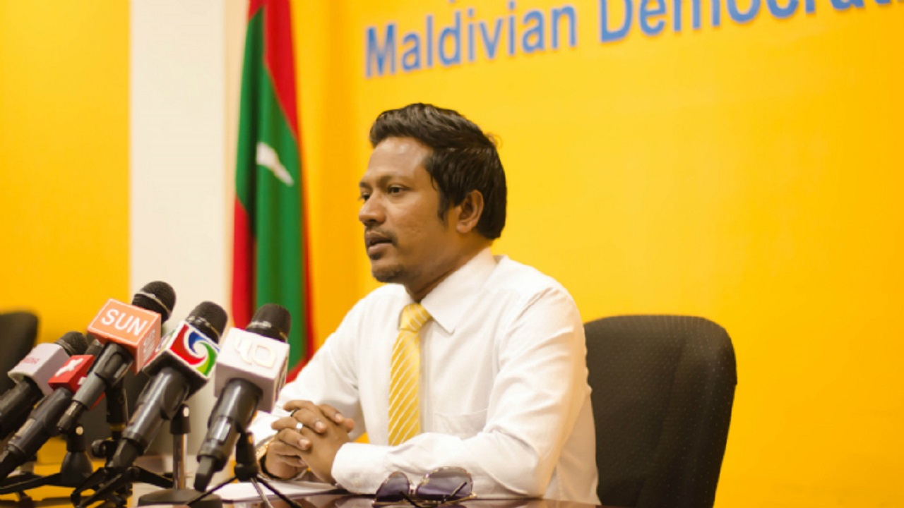 ރައީސް ވަޙީދަކީ ބަޣާވަތްކުރުން ކަށިން ނުފިލިވާ ބޭފުޅެއް - އިންތި