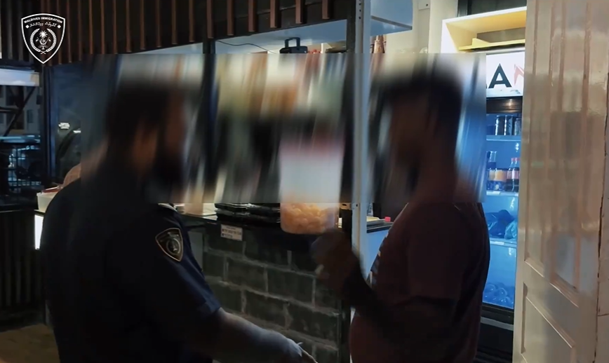 ގަވާއިދާ ހިލާފަށް ނުތާހިރުކޮށް ބިދޭސީން ހިންގި ހަ ކެފޭއެއް ބަންދުކުރަން ނޯޓިސް ދީފި