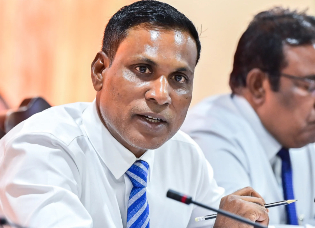 މިއަދު ރާއްޖެ ދެކޭ ތަރައްޤީގެ ހަގީގީ މޭސްތިރިންނަކީ ޓޫރިޒަމަށް އިންވެސްޓުކުރި ދިވެހި ވިޔަފާރިވެރިން: ޝަމްހީދު