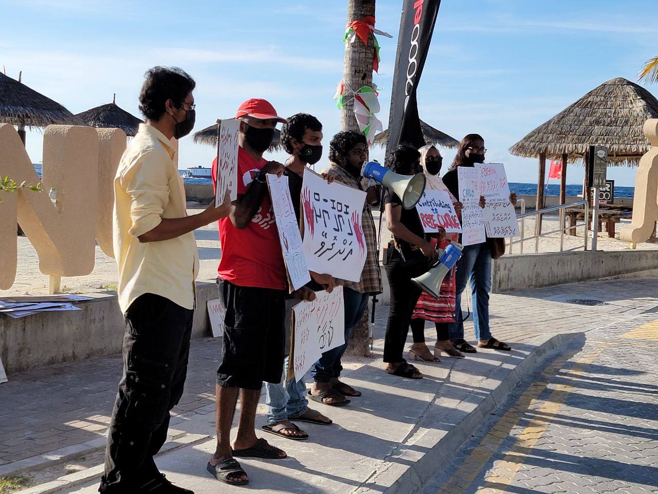 ފާޚާނާއަށް ދަރިވަރުން ފޮނުވާއިރު ޙަވާލުކުރާ މީހުން ކަށަވަރު ކުރުމަށް އަންގައިފި