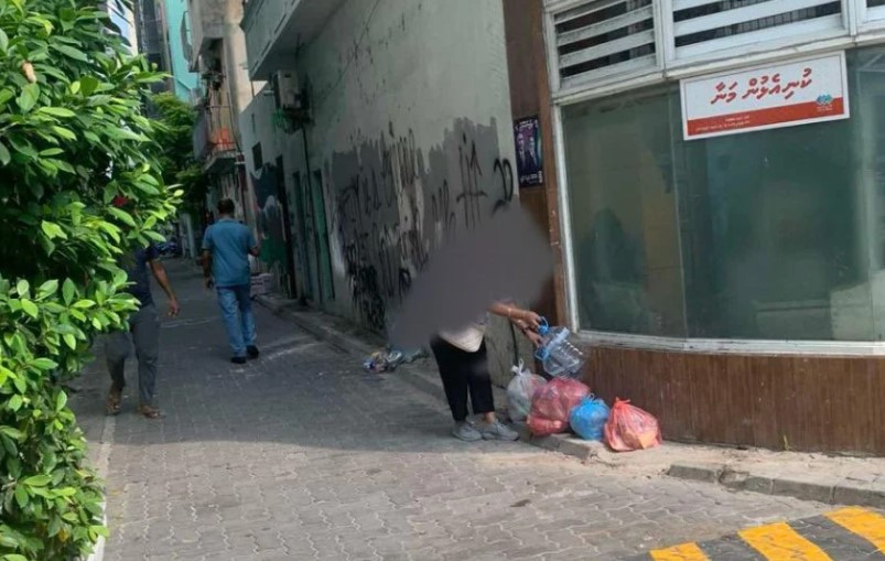 އިއްޔެވެސް 34.6 ޓަނުގެ ކުނި މާލޭގެ މަގުމަތިން ނެގި