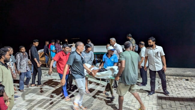 ފައިނު އެކްސިޑެންޓް: އަނިޔާވި ދެކުދިންނާއި ޓީޗަރު ވެންޓިލޭޓަރުގައި