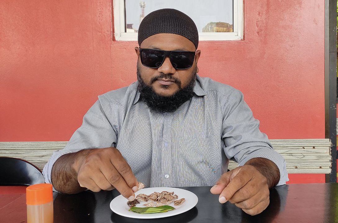 އެމެރިކާގެ އެހީ ކަނޑާލަން އުޅޭތީ ޒައިދުގެ ރައްދު: ރިޒުގު ދެއްވަނީ ﷲ