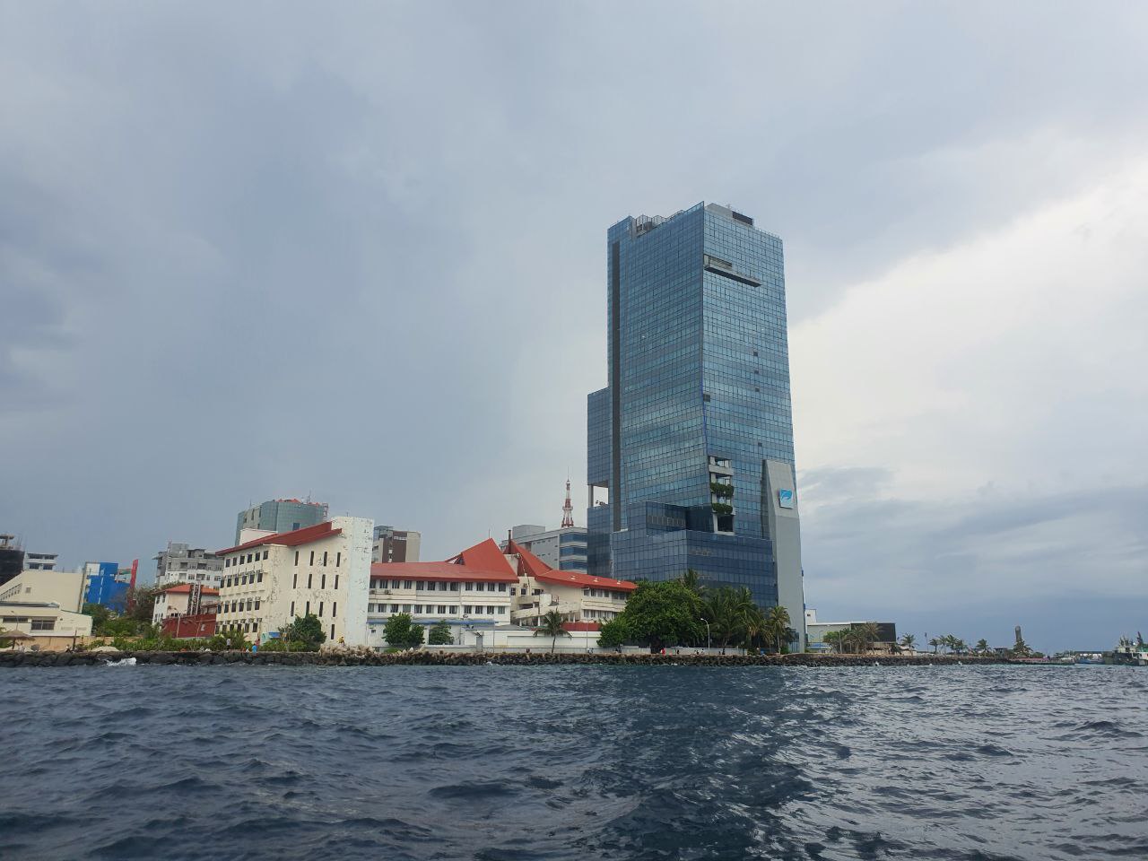 ދަންޖެހުނުކަމަށް ބުނާ ނަރުހުގެ މަރުގެ މައްސަލާގައި މީހަކު ހައްޔަރުކޮށްފި