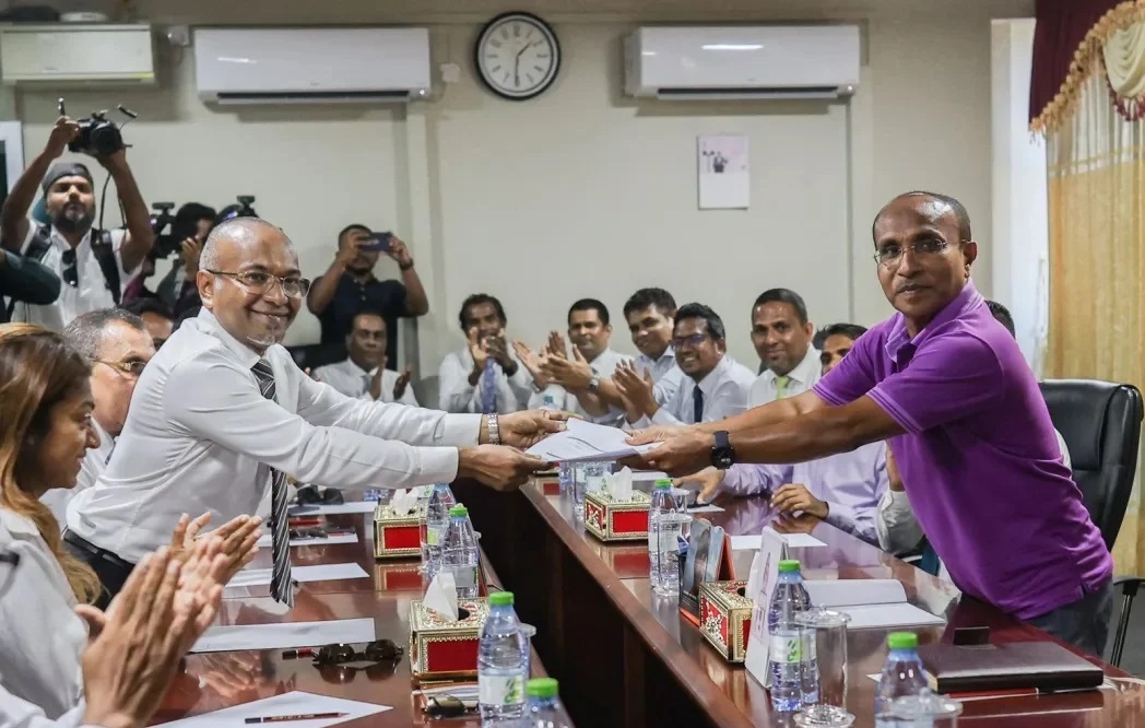 ރައީސް ނަޝީދުގެ "ދަ ޑިމޮކްރެޓްސް" އުފެއްދުމުގެ ހުއްދަ ދީފި