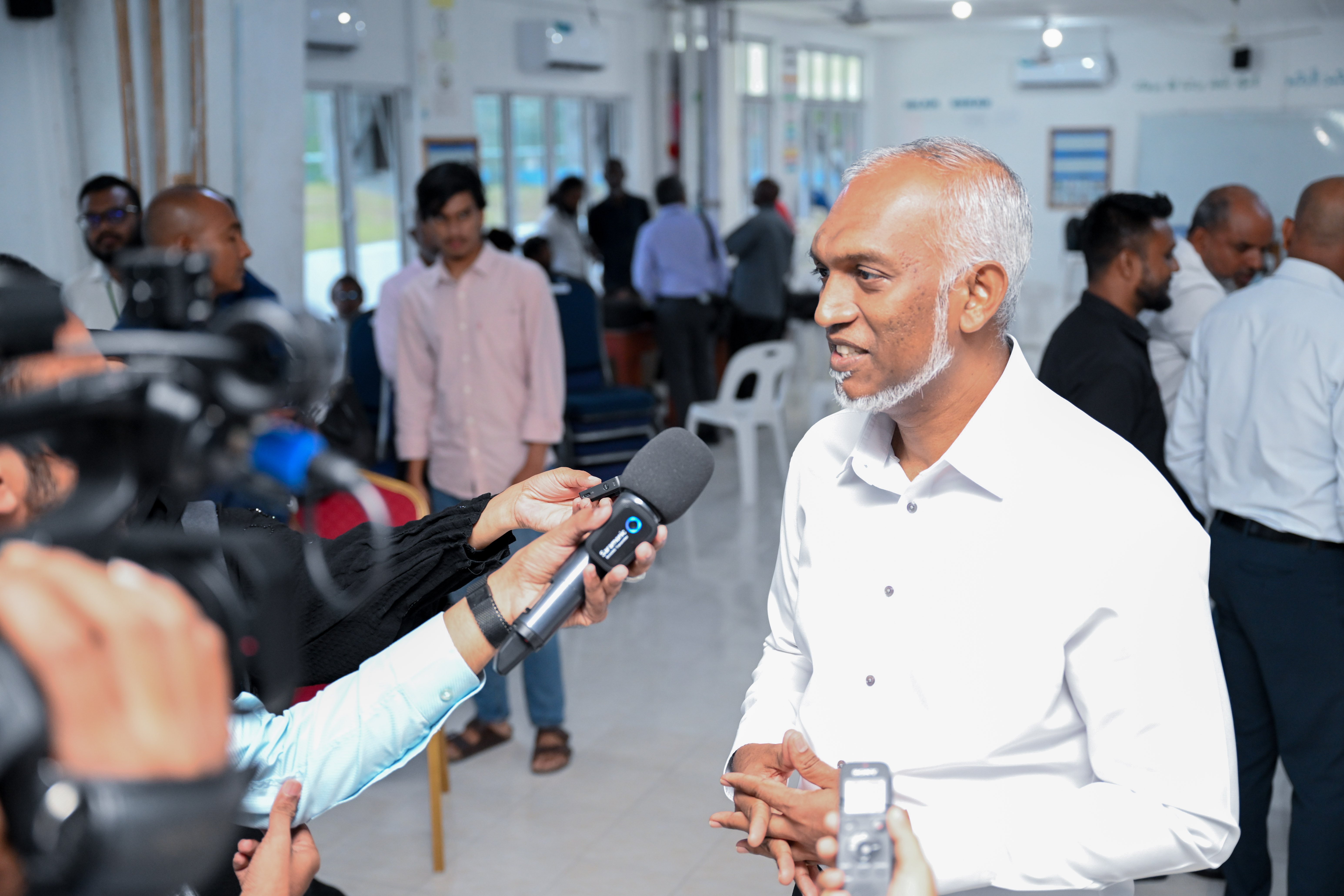 ހައުސިން މަޝްރޫއުތަކަށް ކޮންޓްރެކްޓަރުން ހޯދާނީ ރީޖަނަލް ވައިސްކޮށް: ރައީސް