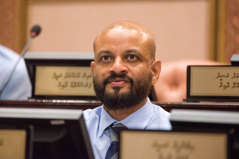 ރައްޔިތުން ވިސްނަވާ; މި އެންމެންވެސް މިކުޅެނީ ރިޕީޓްވާ ފިލްމެއް: ފާރިސް