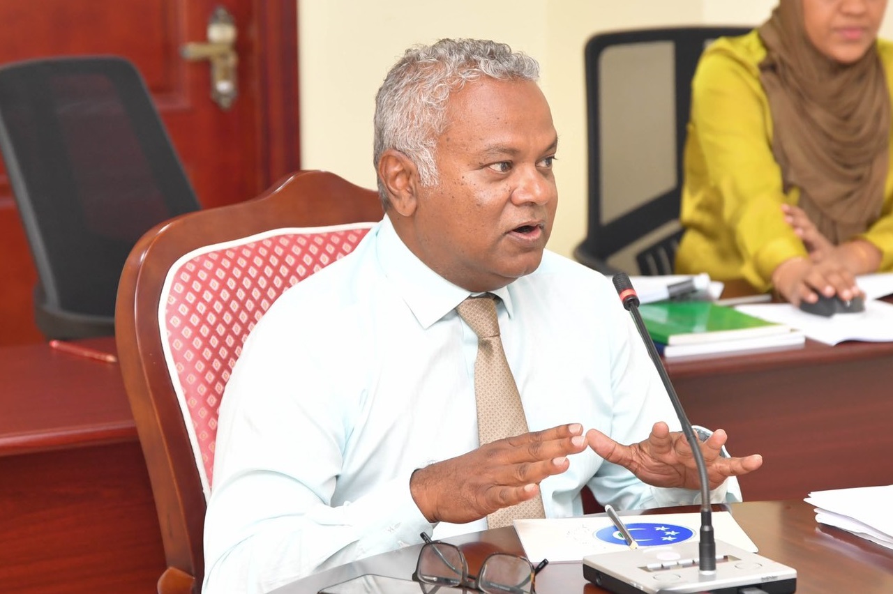 އުސޫލުގެތެރެއިން ވިޔަފާރި ކުރުމަށް މެމްބަރު ނިޔާޒް މާލެ ސިޓީ ކައުންސިލަށް ގޮވާލައްވައިފި