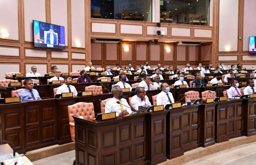 ބޮޑެތި ބިލްތަކެއް ނިންމުމަށްފަހު މަޖިލީސް ޗުއްޓީއަށް