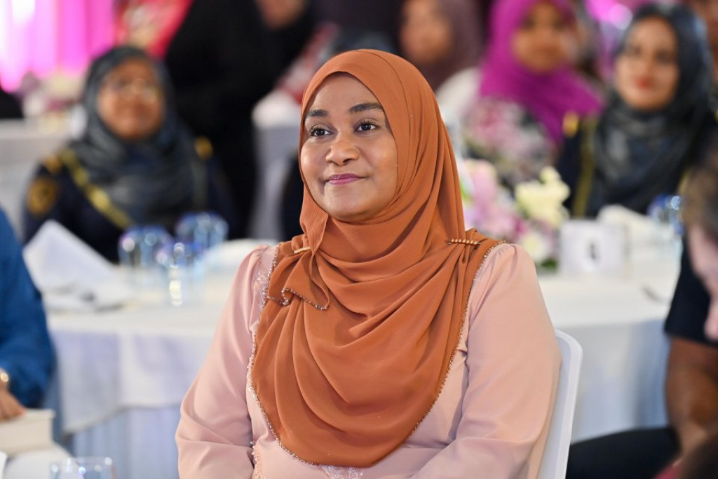 ކޯޓުން ނިންމީ ރައީސްގެ އާއިލާގެ ޝަރީއަތް ލައިވް ނުކުރަން