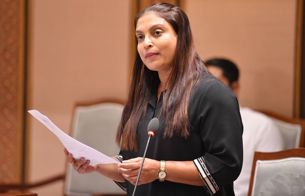 ސްކޫލްތަކުގައި ނަމާދުކުރުމަކީ ހަރުކަށިކަމެއް ނޫން; އެކަމަށް ތަރުޙީބުދެން - މިނިސްޓަރ