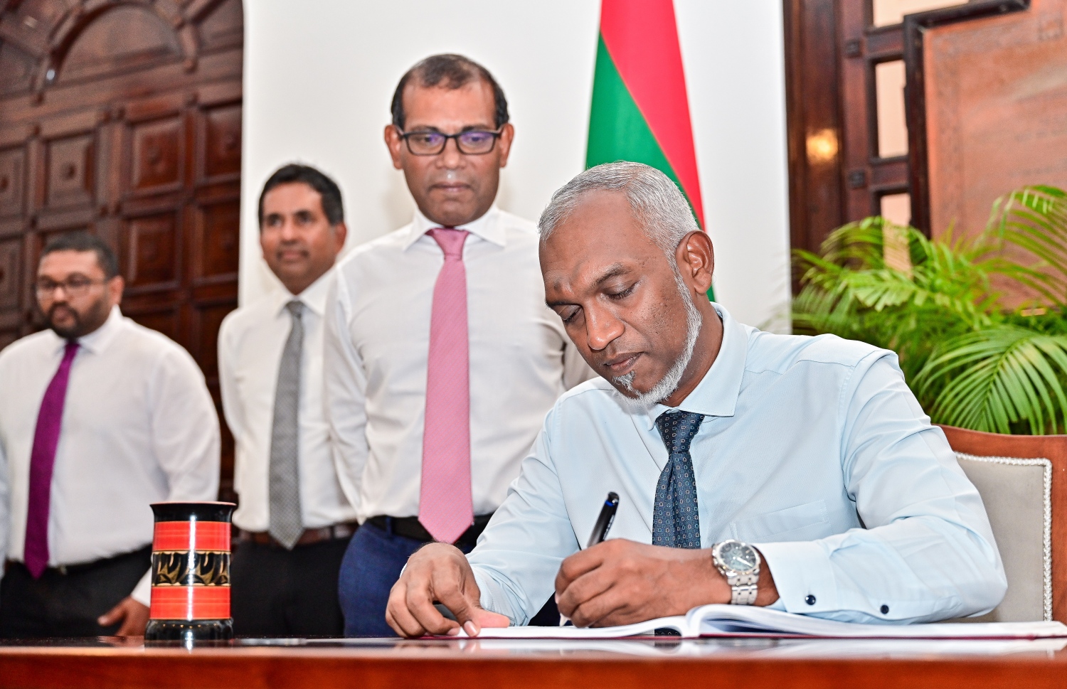 ރައީސް މުއިއްޒު "ދަ ޑިމޮކްރެޓްސް" ގެ އަހަރީ ދުވަހުގެ ތަހުނިޔާ ފޮނުއްވައިފި